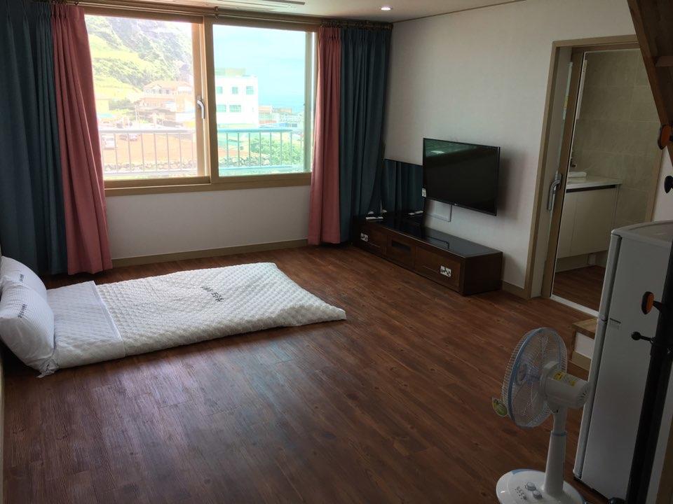 Seongsanpo Love Pension Seogwipo Exteriör bild